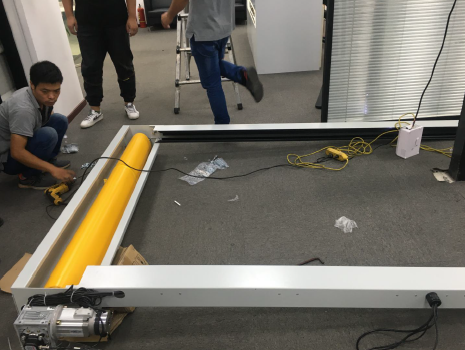 抖音黄色下载APP快速门拼装完成